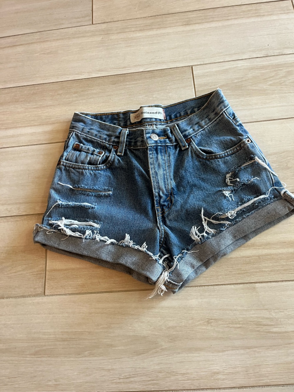 Levi's 550 cutoffs
